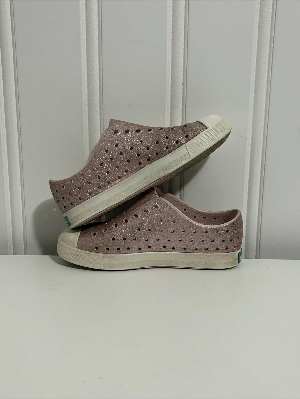 Native Jefferson Kids Glitter Slip-On Sneakers - Pink